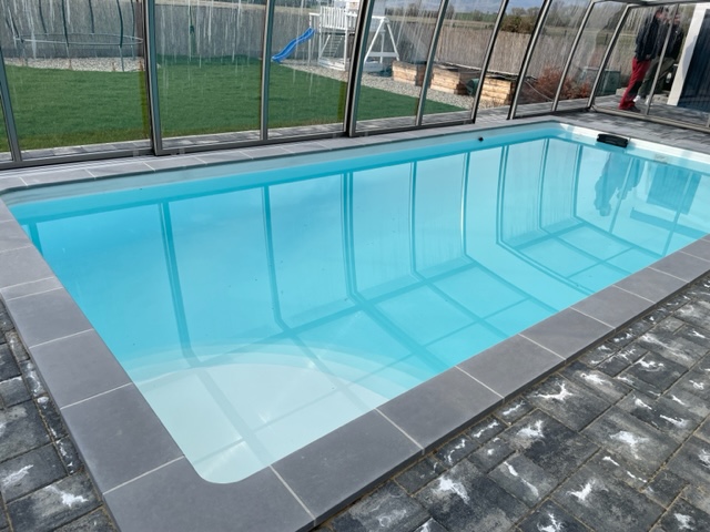 Betónový lem bazéna 30x50 cm farba sivá